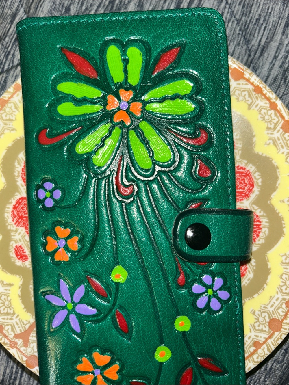 New green leather Hand-Painted Floral Green Wallet - Picture 3 of 16